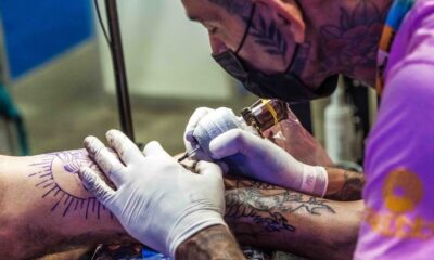 Tattoo Week Rio irá oferecer cursos de tatuagem e piercing para jovens de favela