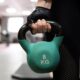 Kettlebell ganha espaço em treinos funcionais