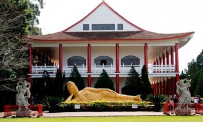 Templo Budista Chen Tien atrai turistas em Foz do Iguaçu